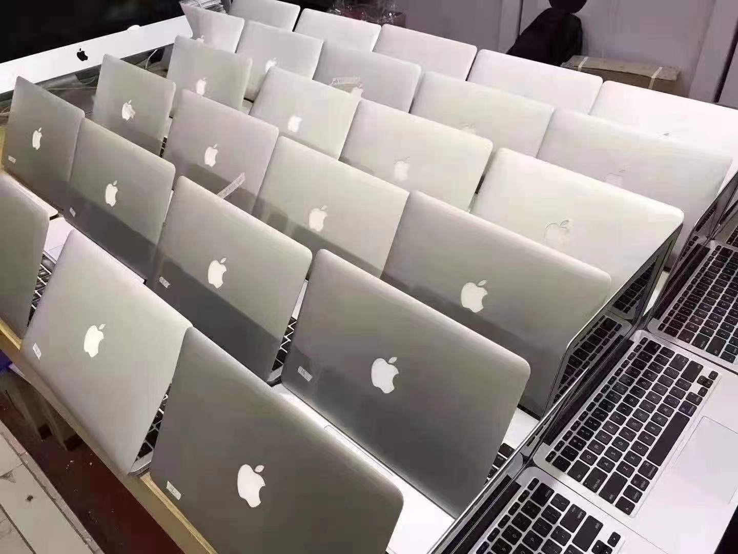 本地上門回收二手電腦 平板手機家具等辦公設備(圖9) 本地上門回收二手電腦 平板手機家具等辦公設備(圖9)